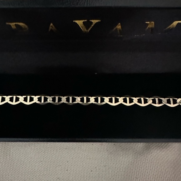 New 8.5 inch Mariner Link bracelet. 14k gold 6.3 mm in width. - Picture 2 of 7